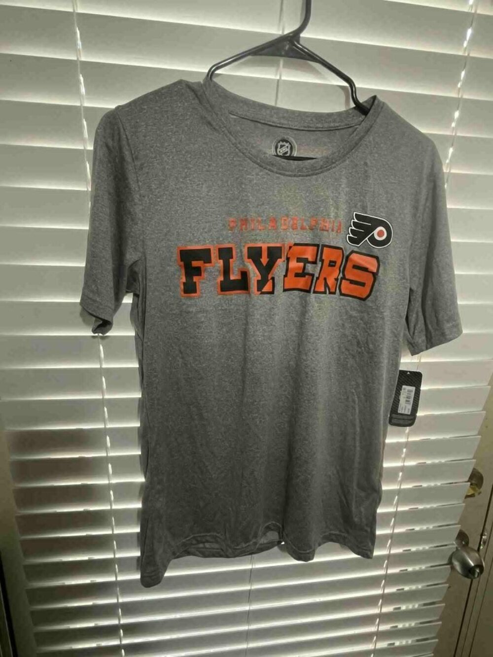 Brand New Kids Philadelphia Flyers Shirt, XL 16/18.